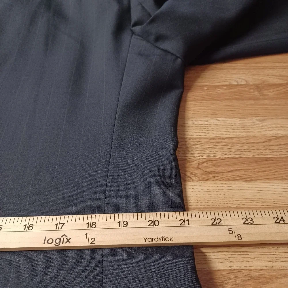 Jos. A. Bank Navy Blue Pinstripe Wool Suit Jacket 42 3-Button Notch Classic Fit